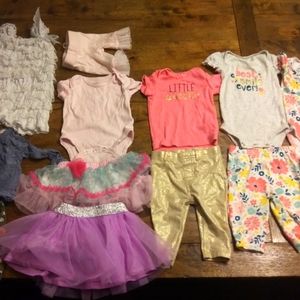 Large bundle of baby girl outfits 0-3 months